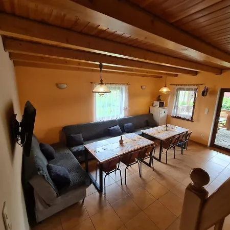 Pod Klonem Z Balia I Sauna لوبافكا