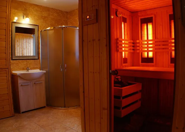 Pod Klonem Z Balia I Sauna Casa de Férias Lubawka